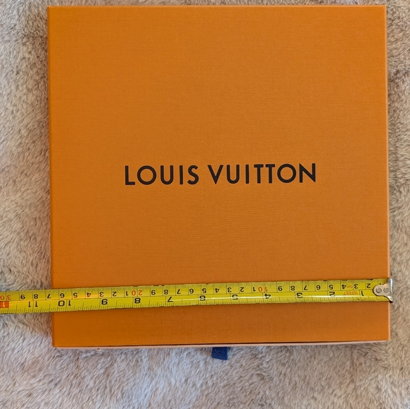 Box - Picture 3 of 7